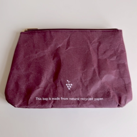 FREE ADD ON (with purchase) Caudalie cosmetic bag - Picture 3 of 7